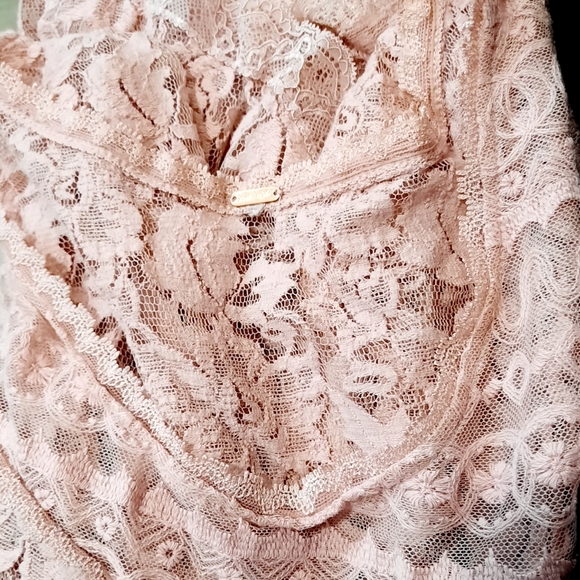 Free People Lace Blush 3/4 Sleeve Hi-Lo Hem Blouse - Picture 14 of 17